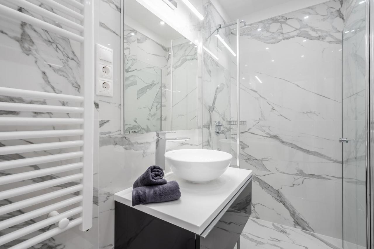 בודפשט Kiraly 44 Luxury Apartment With Free Parking מראה חיצוני תמונה